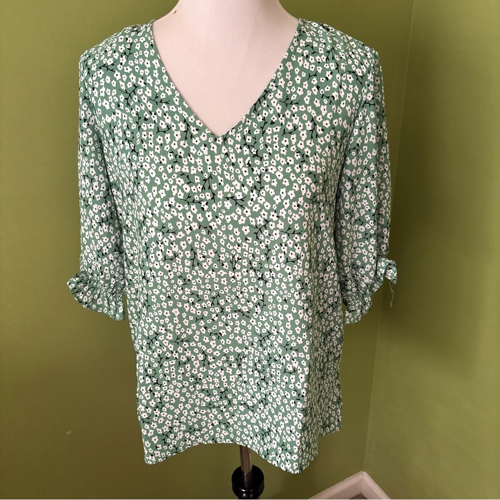 Well Worn V-neck Green Floral Women's Blouse